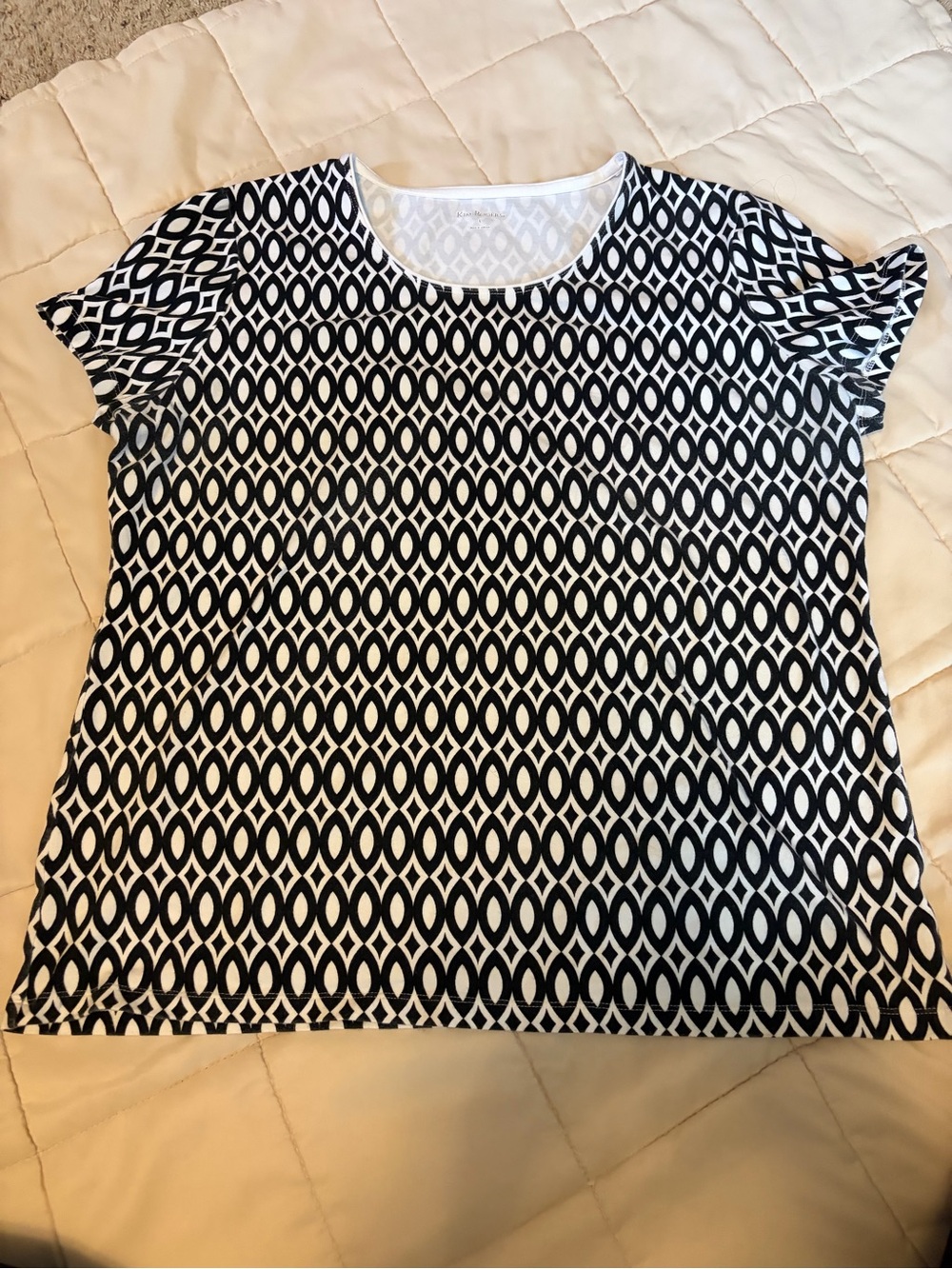 Kim Rogers Black and White Geometric Short Sleeve Top